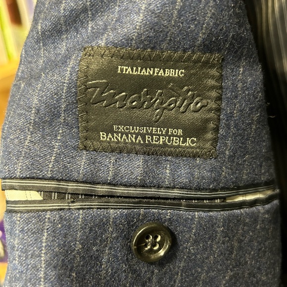 Men’s Banana Republic Navy Pinstriped Suit, 100% Wool, Pant:31x30, Jacket:38S/C - Picture 2 of 12